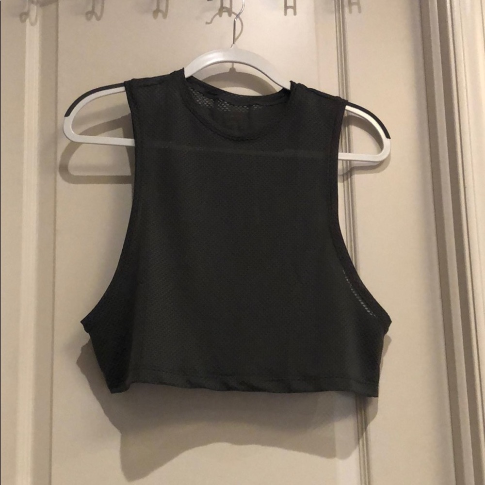 muscle crop tank